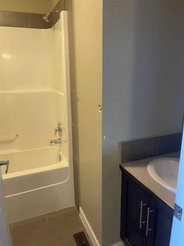 53 Panatella Road Nw, Calgary, AB - Indoor Photo Showing Bathroom