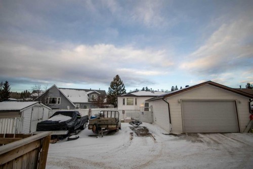 128 10 Avenue Ne, Sundre, AB - Outdoor