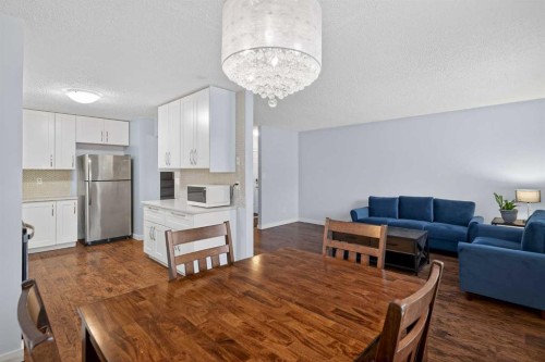 68 Cedarwood Hill Sw, Calgary, AB - Indoor