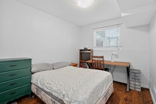 68 Cedarwood Hill Sw, Calgary, AB - Indoor Photo Showing Bedroom
