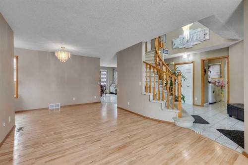 710 Coral Springs Boulevard Ne, Calgary, AB - Indoor Photo Showing Other Room
