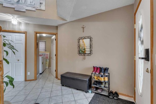 710 Coral Springs Boulevard Ne, Calgary, AB - Indoor Photo Showing Other Room