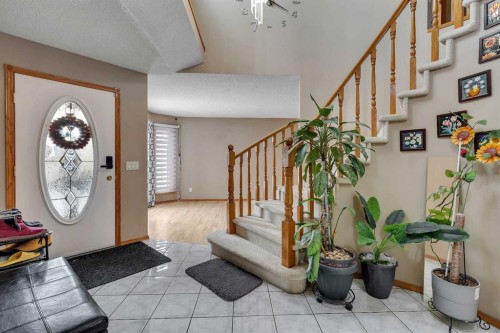 710 Coral Springs Boulevard Ne, Calgary, AB - Indoor Photo Showing Other Room