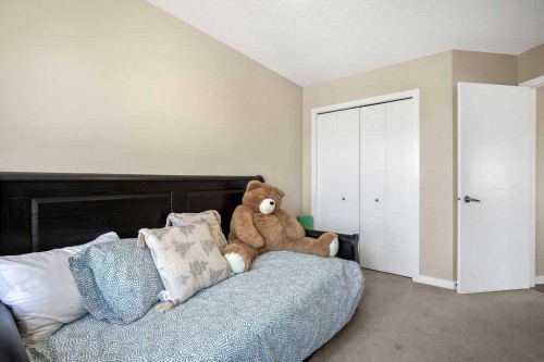 321-402 Marquis Lane Se, Calgary, AB - Indoor Photo Showing Bedroom