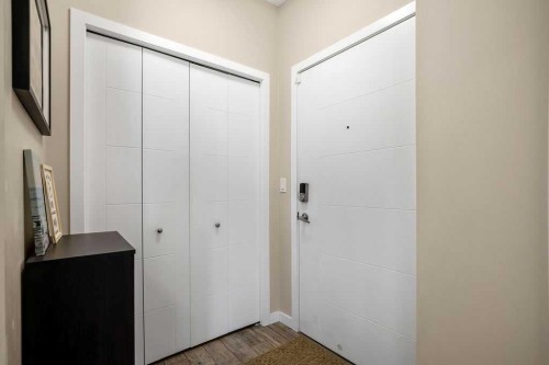 321-402 Marquis Lane Se, Calgary, AB - Indoor Photo Showing Other Room