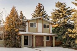 219 Silvercreek Close NW Calgary, AB T3B 4G4