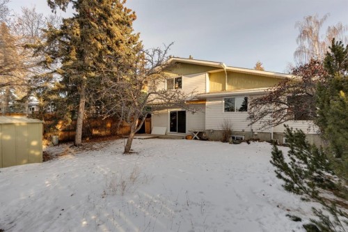 219 Silvercreek Close Nw, Calgary, AB - Outdoor
