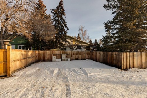 219 Silvercreek Close Nw, Calgary, AB - Outdoor