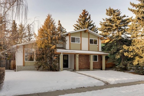 219 Silvercreek Close Nw, Calgary, AB - Outdoor With Facade