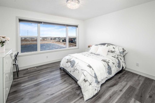 498 Sherwood Boulevard Nw, Calgary, AB - Indoor Photo Showing Bedroom