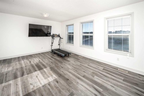 498 Sherwood Boulevard Nw, Calgary, AB - Indoor