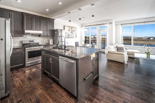 498 Sherwood Boulevard Nw, Calgary, AB - Indoor Photo Showing Kitchen With Double Sink With Upgraded Kitchen