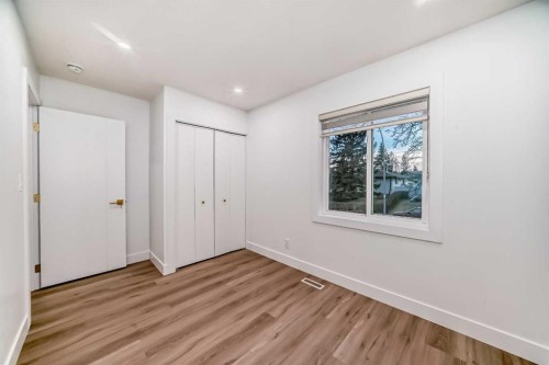 304 Huntbourne Hill Ne, Calgary, AB - Indoor Photo Showing Other Room