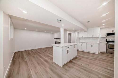 304 Huntbourne Hill Ne, Calgary, AB - Indoor Photo Showing Kitchen