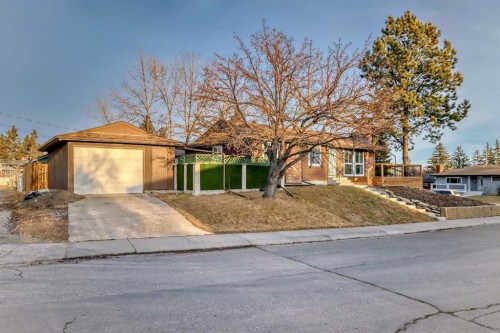 304 Huntbourne Hill Ne, Calgary, AB - Outdoor