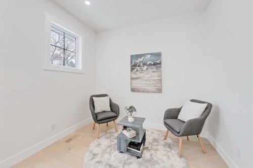 1728 19 Avenue Nw, Calgary, AB - Indoor