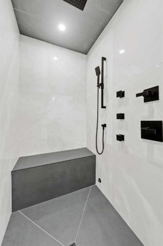 1728 19 Avenue Nw, Calgary, AB - Indoor Photo Showing Other Room