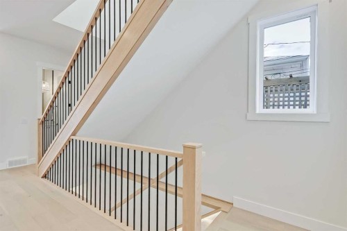 1728 19 Avenue Nw, Calgary, AB - Indoor Photo Showing Other Room