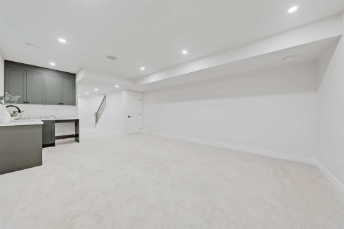 1728 19 Avenue Nw, Calgary, AB - Indoor Photo Showing Other Room