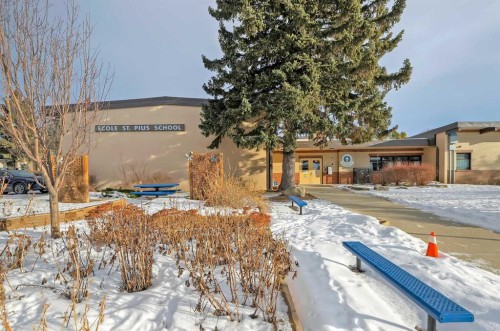 1728 19 Avenue Nw, Calgary, AB - Outdoor