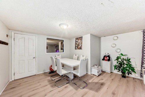 2208 47 Street Se, Calgary, AB - Indoor