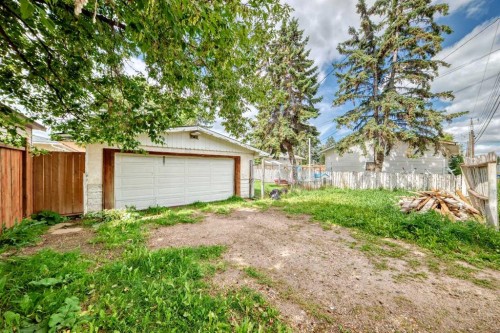 2208 47 Street Se, Calgary, AB - Outdoor