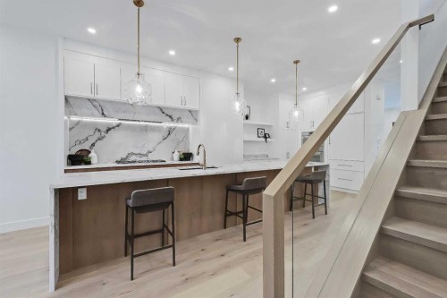 2720 5 Avenue Nw, Calgary, AB - Indoor