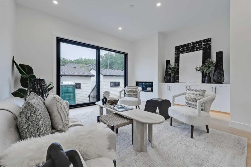 2720 5 Avenue Nw, Calgary, AB - Indoor