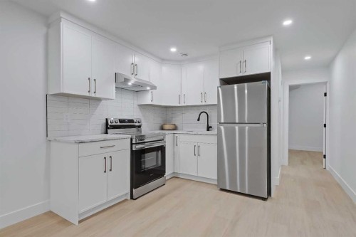 2720 5 Avenue Nw, Calgary, AB - Indoor Photo Showing Kitchen With Upgraded Kitchen