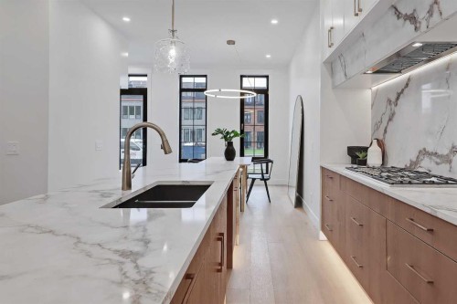2720 5 Avenue Nw, Calgary, AB - Indoor Photo Showing Kitchen With Double Sink With Upgraded Kitchen