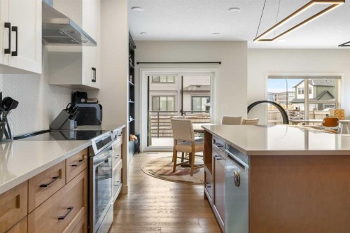 78 Silverton Glen Crescent Sw, Calgary, AB - Indoor Photo Showing Kitchen With Upgraded Kitchen