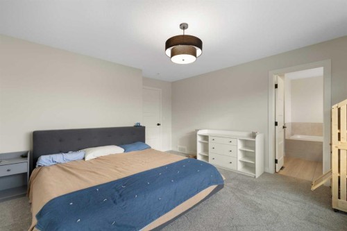 78 Silverton Glen Crescent Sw, Calgary, AB - Indoor Photo Showing Bedroom