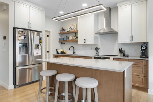 78 Silverton Glen Crescent Sw, Calgary, AB - Indoor Photo Showing Kitchen With Upgraded Kitchen