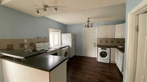 3804 Centre A Street Ne, Calgary, AB - Indoor Photo Showing Laundry Room
