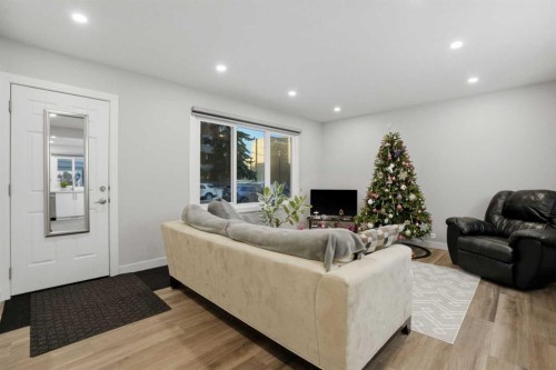 236 Fairview Drive Se, Calgary, AB - Indoor Photo Showing Living Room
