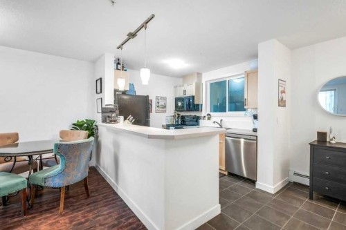 205-2440 34 Avenue Sw, Calgary, AB - Indoor