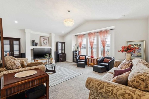 176 Cranarch Crescent Se, Calgary, AB - Indoor Photo Showing Living Room