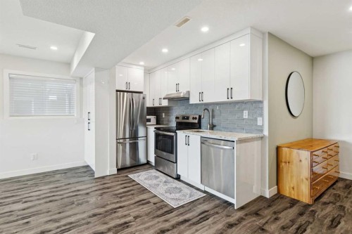 176 Cranarch Crescent Se, Calgary, AB - Indoor Photo Showing Kitchen