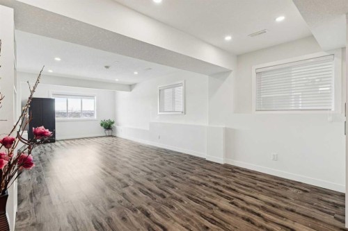 176 Cranarch Crescent Se, Calgary, AB - Indoor Photo Showing Other Room