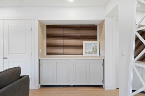 53 Riverside Crescent Se, Calgary, AB - Indoor Photo Showing Other Room