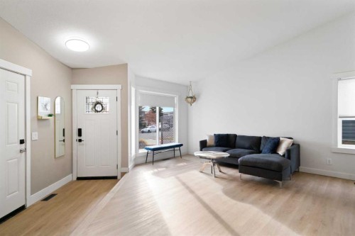 53 Riverside Crescent Se, Calgary, AB - Indoor