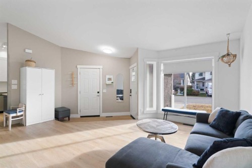 53 Riverside Crescent Se, Calgary, AB - Indoor Photo Showing Living Room