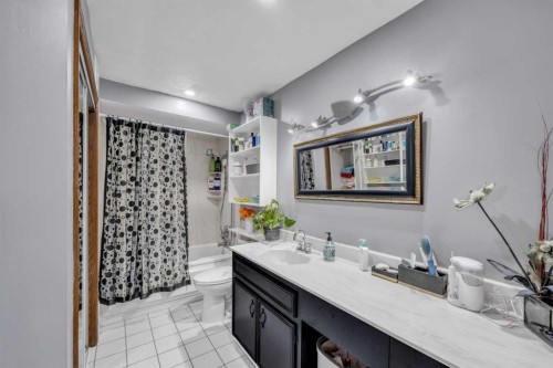 303 Ranchridge Bay Nw, Calgary, AB - Indoor Photo Showing Bathroom