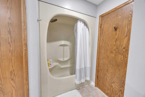 303 Ranchridge Bay Nw, Calgary, AB - Indoor Photo Showing Bathroom