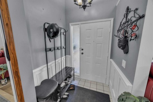 303 Ranchridge Bay Nw, Calgary, AB - Indoor Photo Showing Other Room