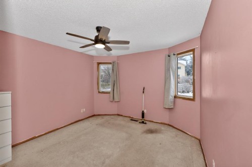43 Somercrest Circle Sw, Calgary, AB - Indoor Photo Showing Other Room