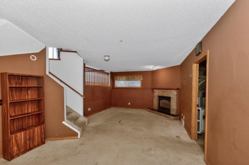 43 Somercrest Circle Sw, Calgary, AB - Indoor