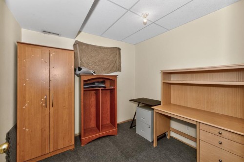 43 Somercrest Circle Sw, Calgary, AB - Indoor