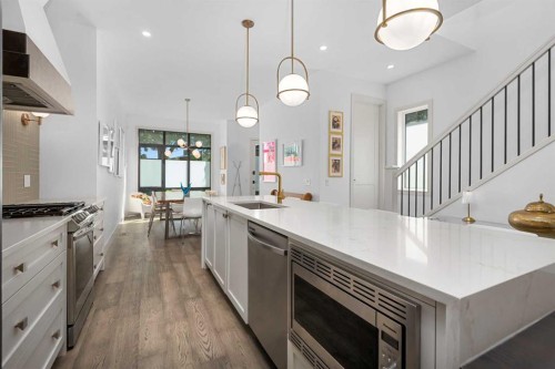 2126B 52 Avenue Sw, Calgary, AB - Indoor Photo Showing Kitchen With Upgraded Kitchen