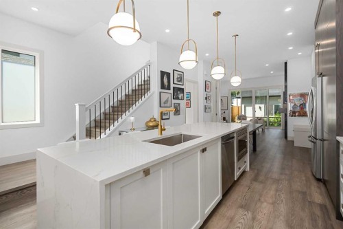 2126B 52 Avenue Sw, Calgary, AB - Indoor Photo Showing Kitchen With Upgraded Kitchen